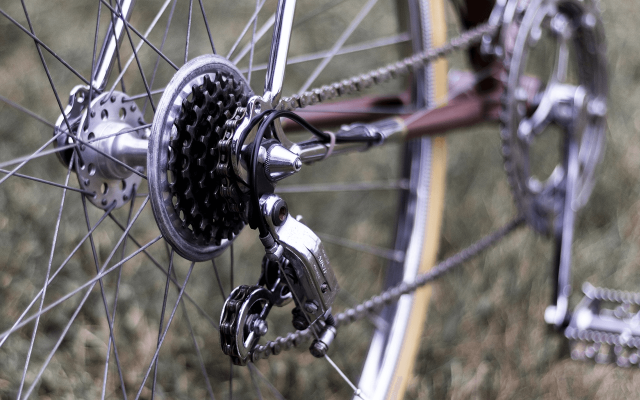 Велосипед с цепью на переднем колесе